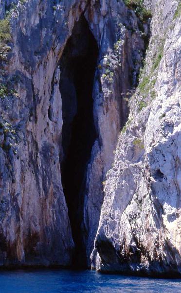 14 -  Grotta dell'Arco di Betlemme, 1998.jpg